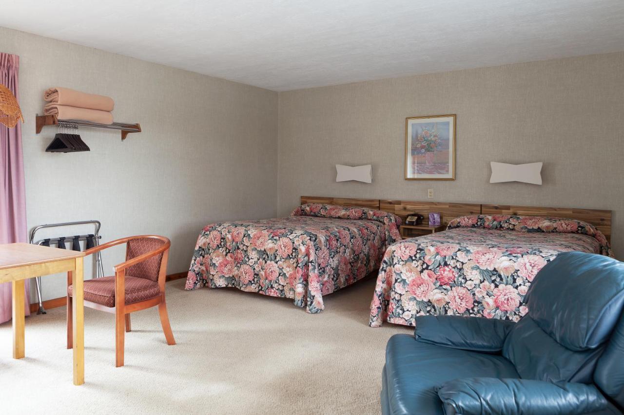 Town & Country Motor Inn Lake Placid Ngoại thất bức ảnh
